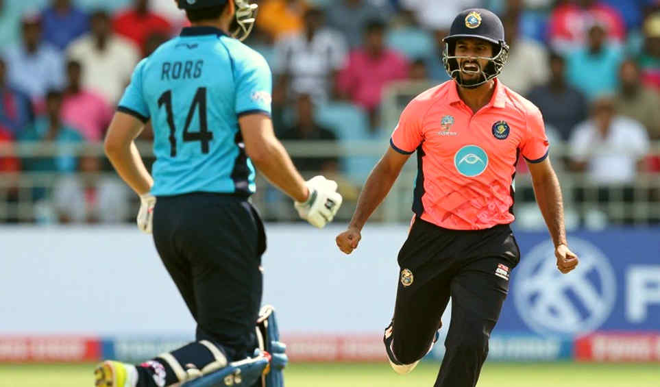 জাঙ্গুর টি-টোয়েন্টি ডাক: ২৩৯ রানের ঝলক যেখানে শেষ, ১২০.৭৪ স্ট্রাইক রেট যেখানে শুরু জাঙ্গুর টি-টোয়েন্টি ডাক: ২৩৯ রানের ঝলক যেখানে শেষ, ১২০.৭৪ স্ট্রাইক রেট যেখানে শুরু