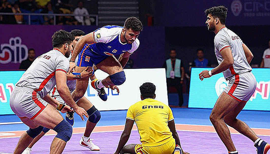 ৪৮-২৪: যে স্কোরলাইন ভারতের শক্তি দেখায় না, দেখায় কাবাডির মহিলা ফাঁকফোকর