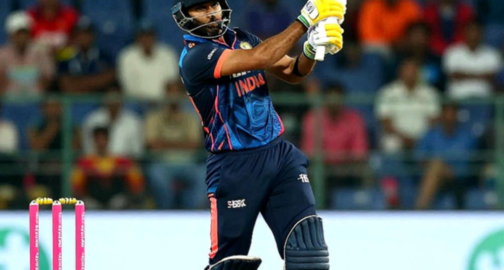 A 36-Year-Old's Swing, a Green Pitch and a Squad List: What Bhuvneshwar's Return Really Says A 36-Year-Old's Swing, a Green Pitch and a Squad List: What Bhuvneshwar's Return Really Says